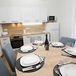 Navis Apartment
