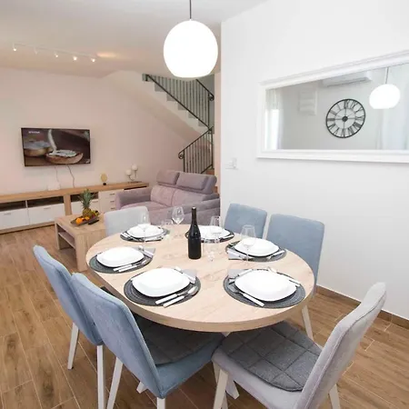 Navis Apartment