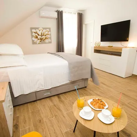 Apartment Navis