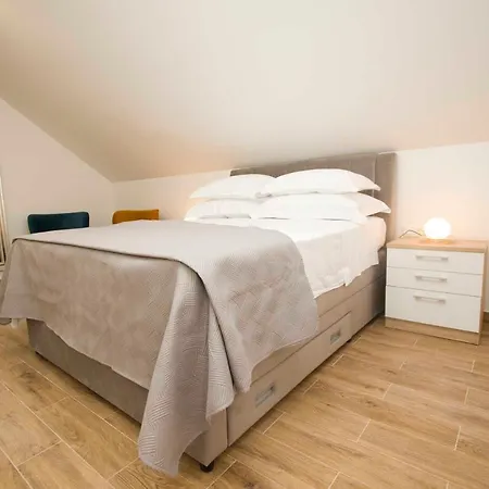 Navis Apartment