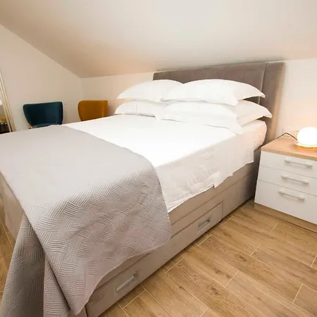 Apartment Navis *